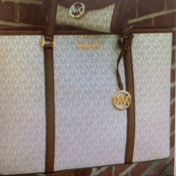 Michael kors purse and wallet - Picture 2 of 4